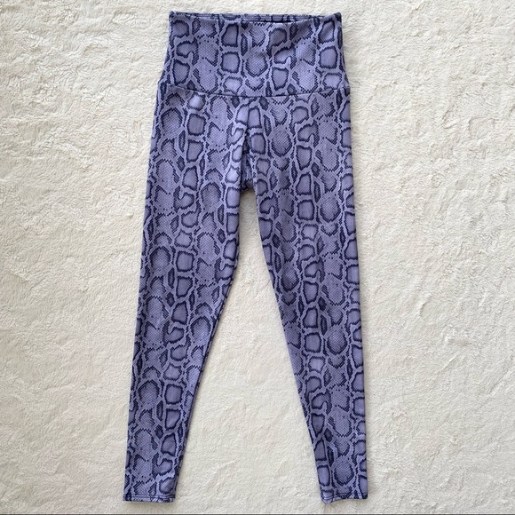 Onzie lavender purple high rise cobra snakeskin leggings XS - Picture 4 of 12